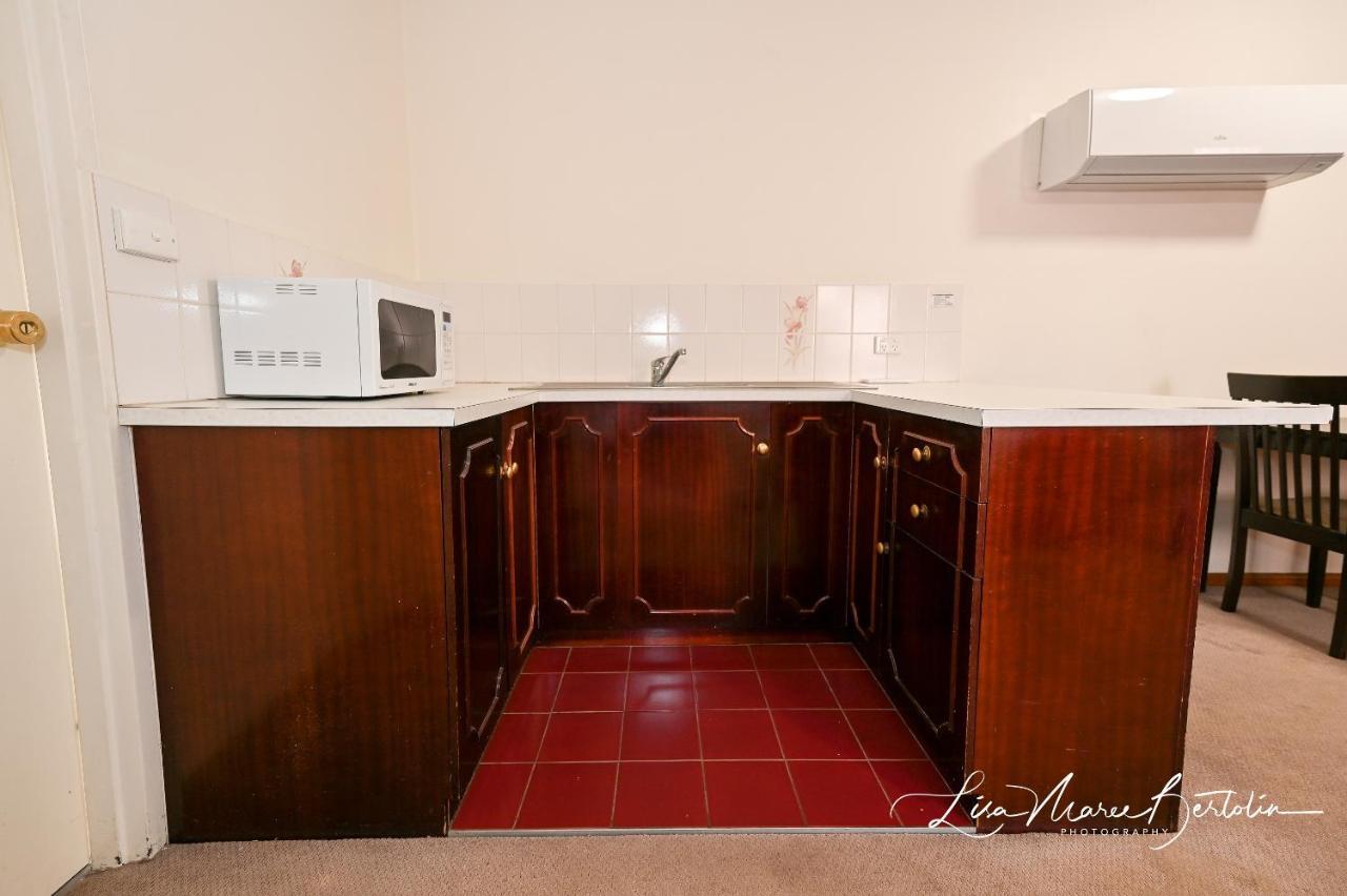 Narrandera Club Motor Inn Buitenkant foto