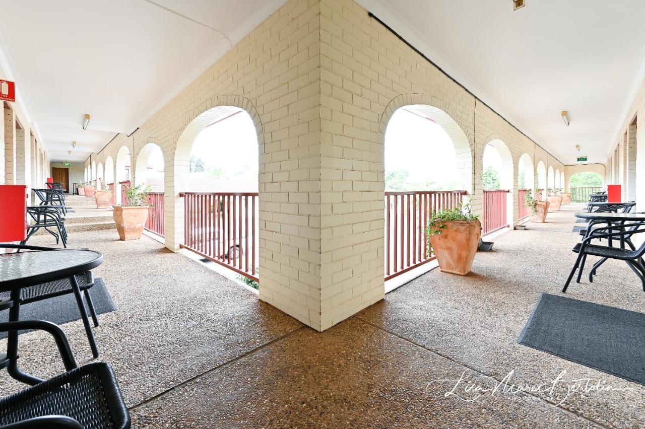 Narrandera Club Motor Inn Buitenkant foto