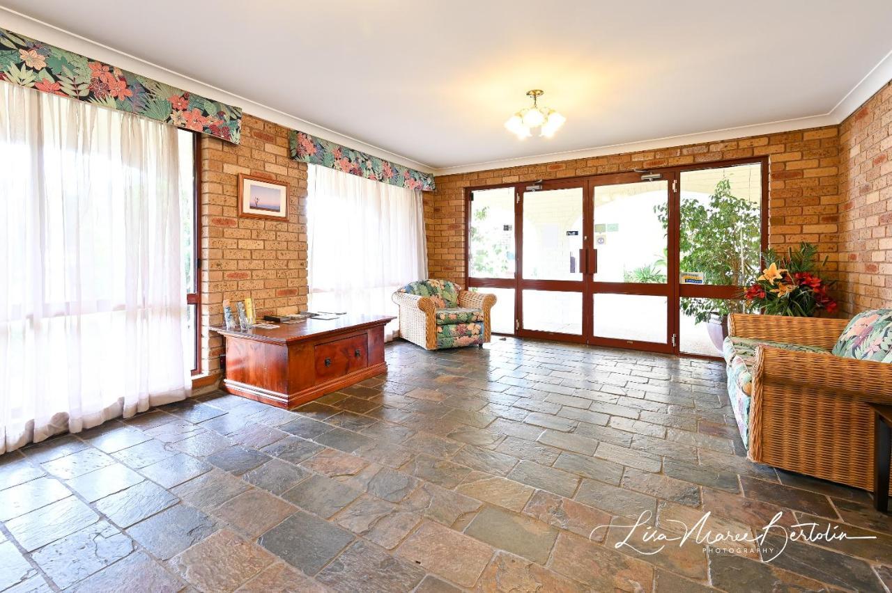 Narrandera Club Motor Inn Buitenkant foto